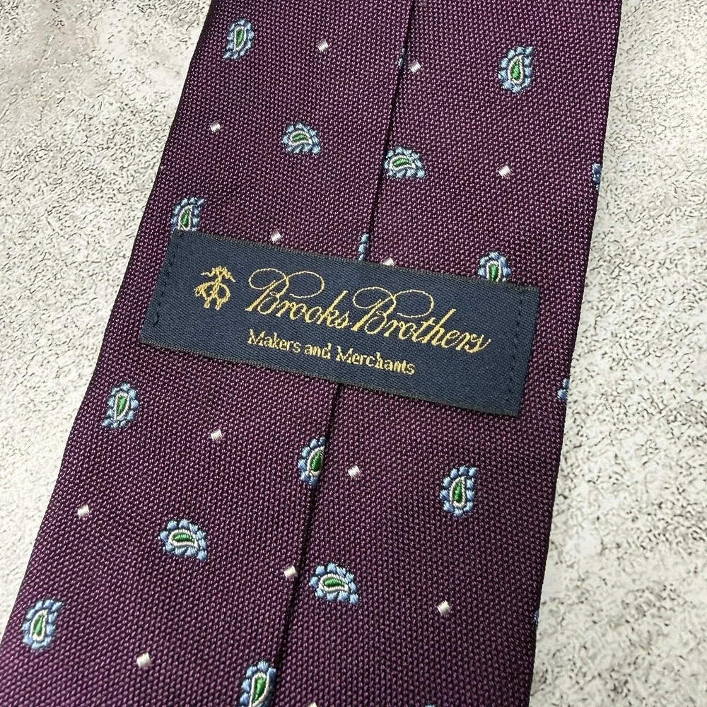 Brooks Brothers Silk‎ Tie Mens One Size Purple Paisley Made In USA Necktie